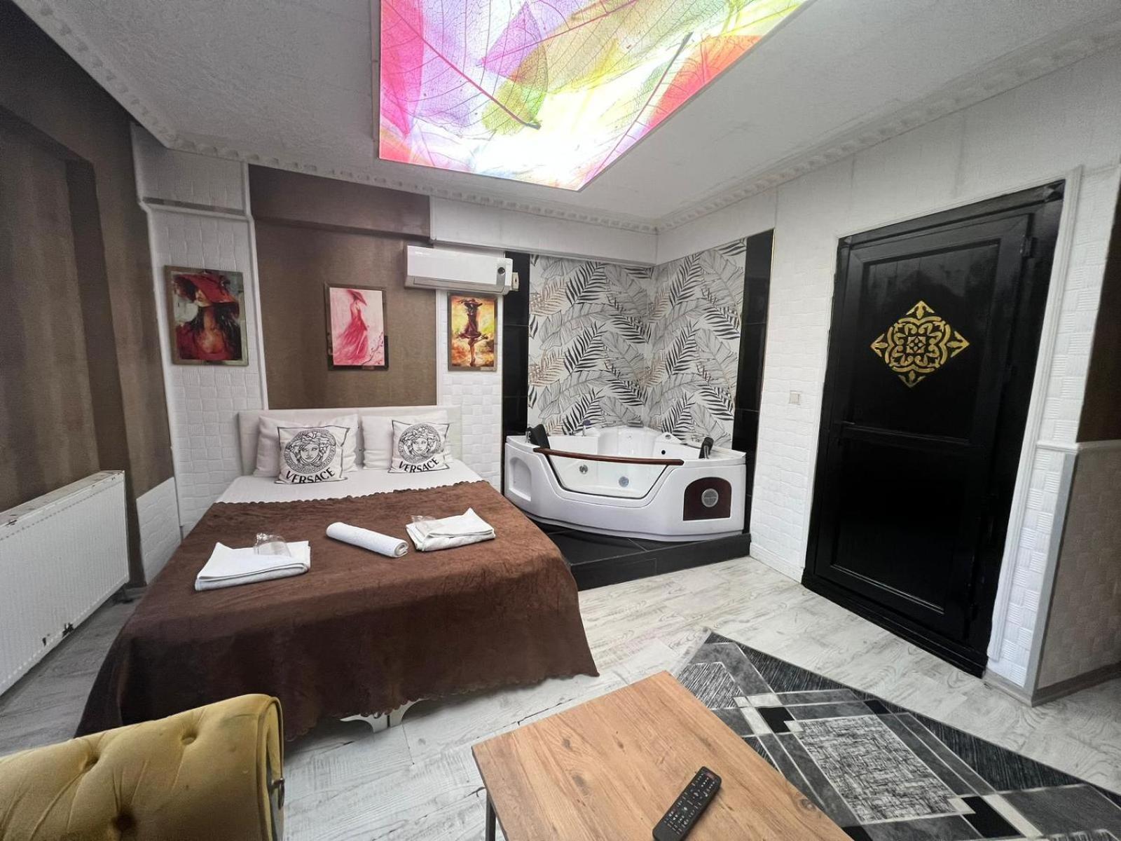 Royal Hotel Fatih Istanbul Exterior photo